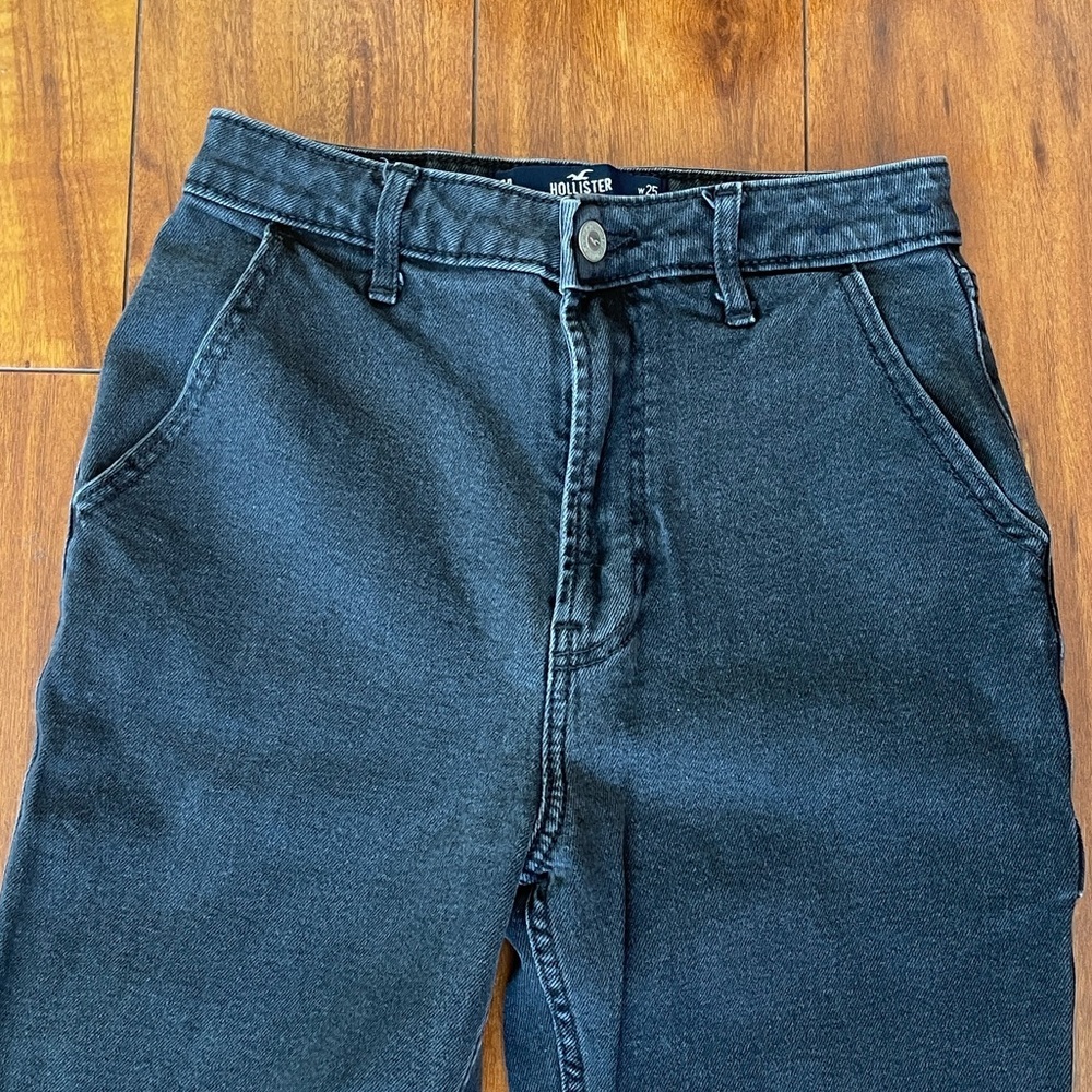 Hollister Black Ultra High Rise Straight-Leg Jeans Size 25 - Picture 2 of 5